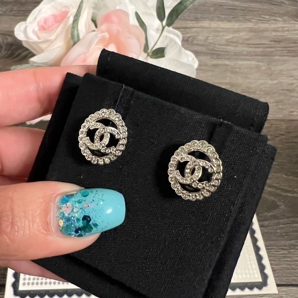 Chanel Crystal CC Oval Stud Earrings - AUTH - Picture 8 of 10